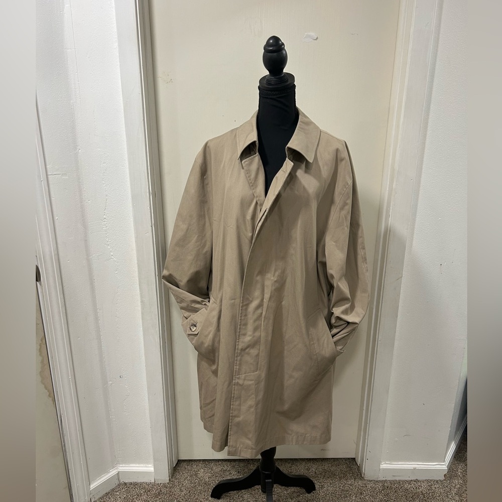 Vintage Barrington trenchcoat European size 44, US men’s XL-XXL